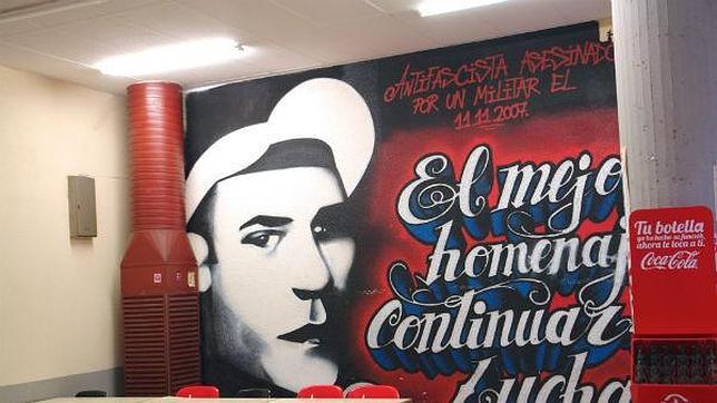 Pintada realizada por la asociación Contrapoder en la Facultad de Somosaguas