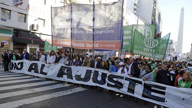 Argentina, paralizada por una huelga general contra el gobierno de Kirchner