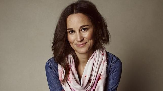 Pippa Middleton prueba como diseñadora para una causa benéfica