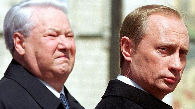 Boris Yeltsin y Vladímir Putin, juntos en una foto del 7 de mayo de 2000