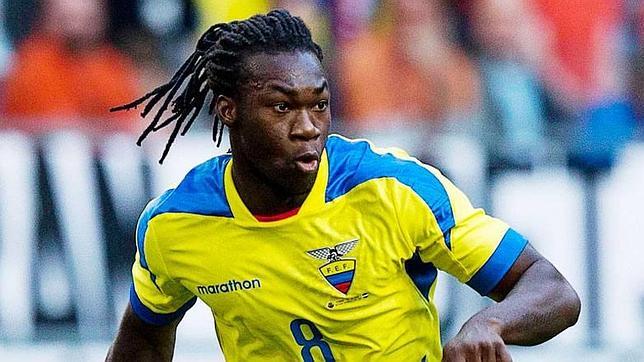 Felipe Caicedo, durante un encuentro con Ecuador
