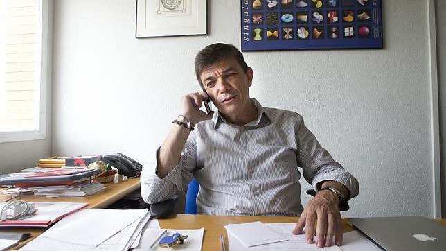 Carlos Andradas, nuevo rector de la Complutense, en su despacho de la universidad
