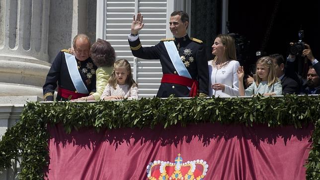 Pablo Iglesias y Albert Rivera, en el especial sobre el Rey Felipe VI de «Informe semanal»