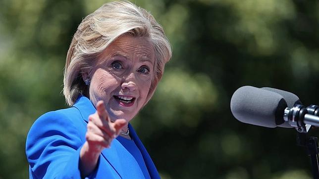 Clinton inicia su campaña con promesas a la clase media en Nueva York