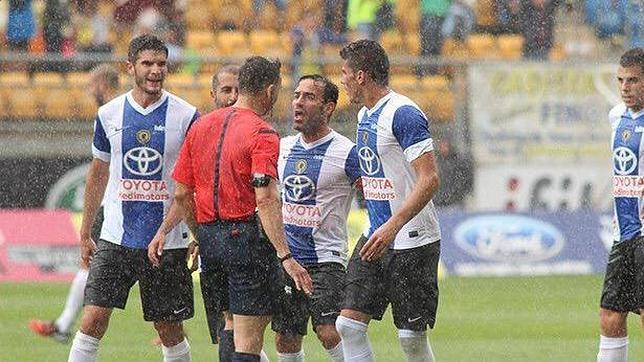 El penalti que indigna al Hércules