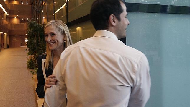 Cifuentes y Ciudadanos cerrarán esta semana el pacto de gobierno