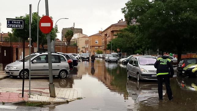 Las lluvias colapsan el paseo de la Estación y el centro de Azuqueca de Henares