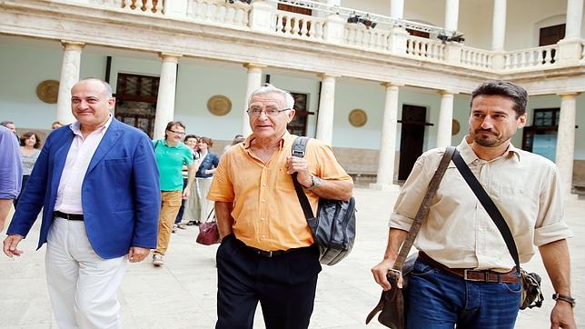 Ribó «vende» como su primera medida los 450.000 euros en becas que aprobó el PP