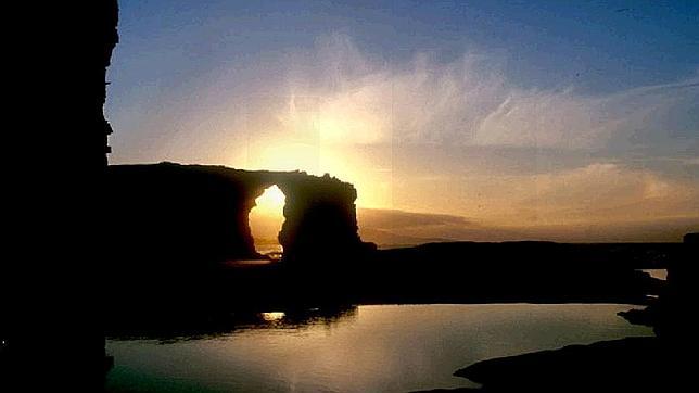 Ya puedes reservar tus entradas para visitar la playa de Las Catedrales