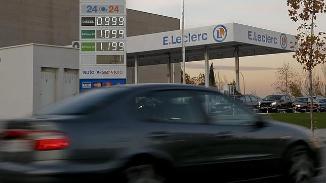 Bruselas expedienta a España por no aplicar las normas europeas sobre reservas de petróleo