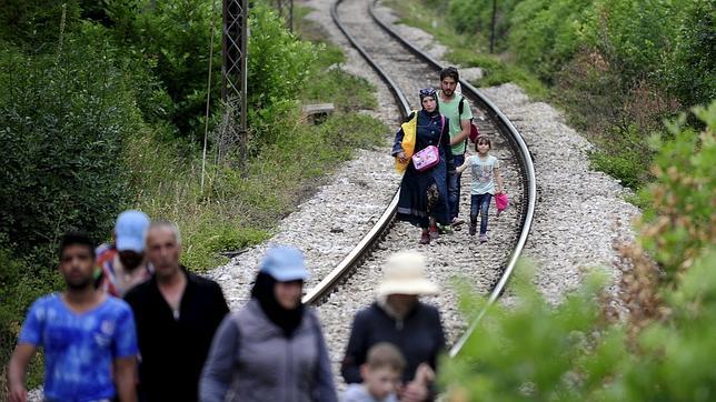 Críticas al proyecto de Hungría de levantar una valla para frenar inmigrantes