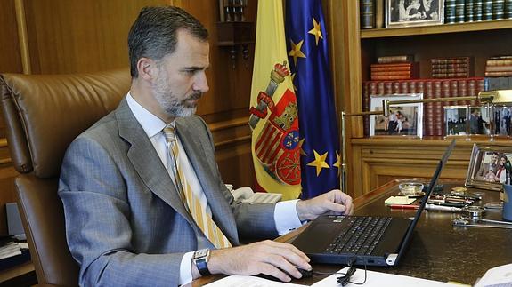 Felipe VI endereza la corona en su primer año como Rey