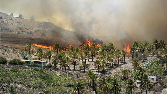 La Gomera, sin recursos para una «digna» campaña contraincendios