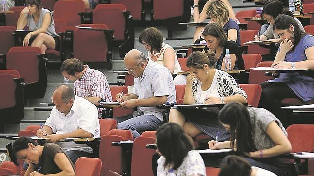 Dos mil opositores desisten de presentarse a los exámenes para ser profesores en Aragón