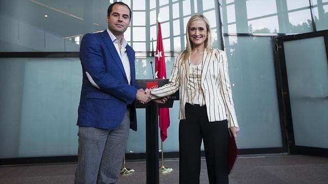 Los agujeros negros de Cristina Cifuentes