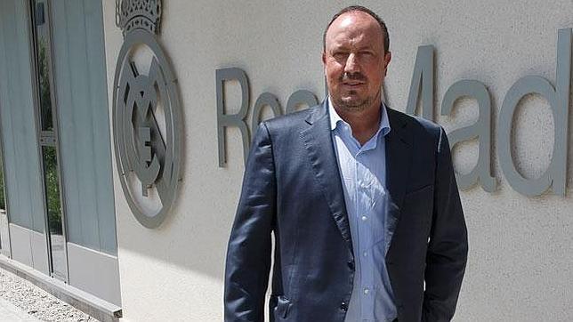 Benítez: «Habrá fichajes, pero es difícil mejorar esta plantilla»