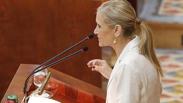 Cifuentes, a la oposición: «Tenemos que poner la honestidad en la primera línea de la política»