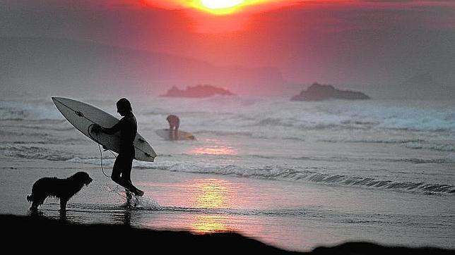 Donde nació el surf en España