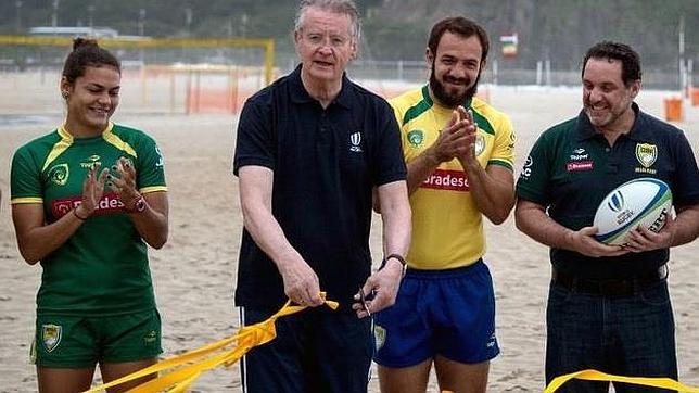 Río instaló una cancha de rugby en Copacabana a un año de los Juegos