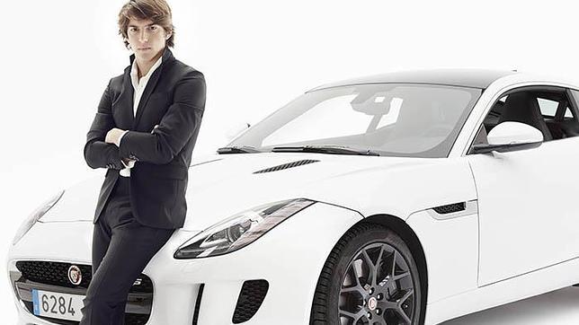 El piloto de Fórmula 1, Roberto Merhi pone a prueba el Jaguar F-TYPE