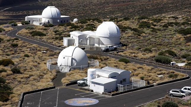 El Rey inaugura los dos telescopios con que la ciencia española indagará el origen del universo