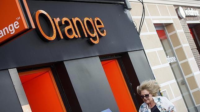 Orange absorberá el 100% de Jazztel y la sacará de Bolsa