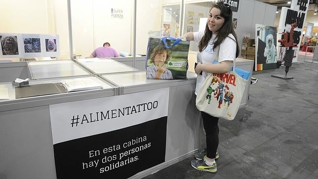 Trueque solidario: alimentos por tatuajes