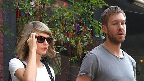 Taylor Swift y Calvin Harris paseasndo por Nueva York