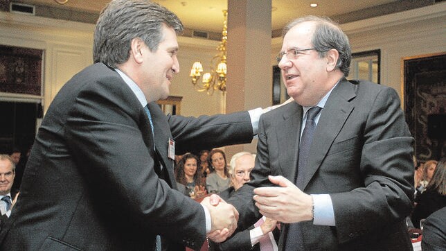 El empresario Alfonso Jiménez saluda a Herrera