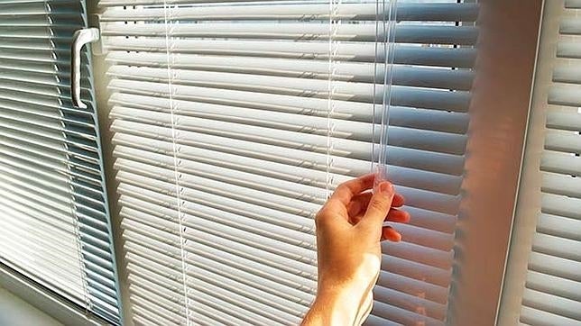 Se recomienda bajar las persianas y abrir las ventanas para evitar el calor