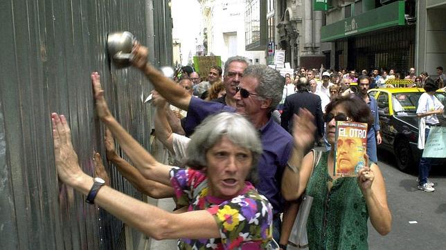 Grupos de ahorradores protestan en Argentina