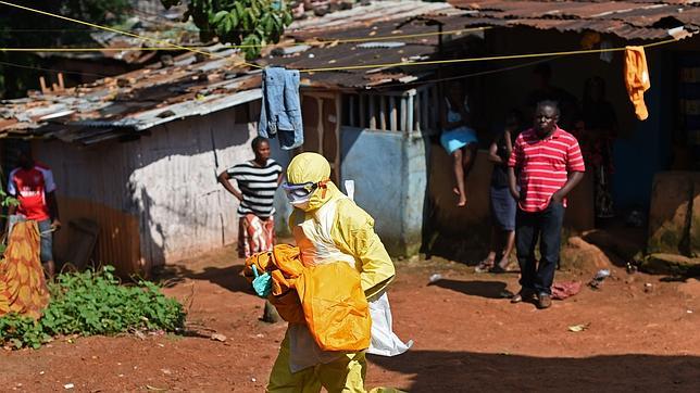 Liberia anuncia una nueva muerte por ébola, siete semanas después de declararse libre del virus