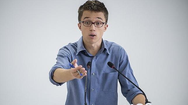 Errejón advierte sobre la crisis griega: «Los muertos no pagan las deudas»