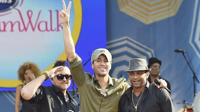 Enrique Iglesias, a juicio por conducir con el permiso vencido