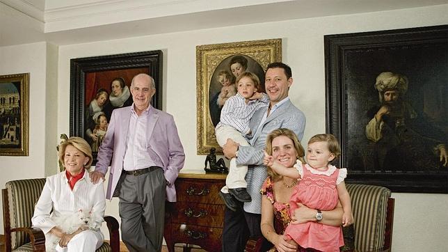 La familia de Juan Antonio Pérez Simón