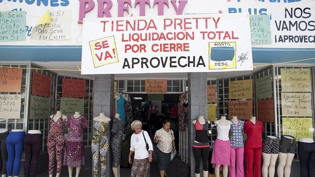 Exterior de una tienda en San Juan (Puerto Rico) este lunes