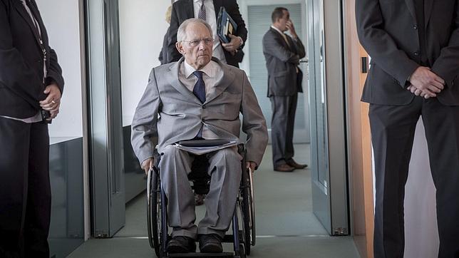 Schaüble cree que el referéndum griego pide decidir «sobre algo que ya no existe»