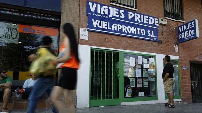 Una agencia de viajes de la calle Ascao que estafó a decenas de clientes