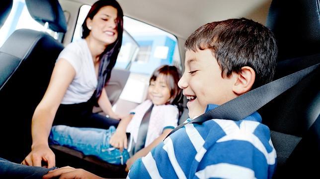 Demasiados usuarios equivocan el momento de cambiar la sillita infantil del coche para sus hijos