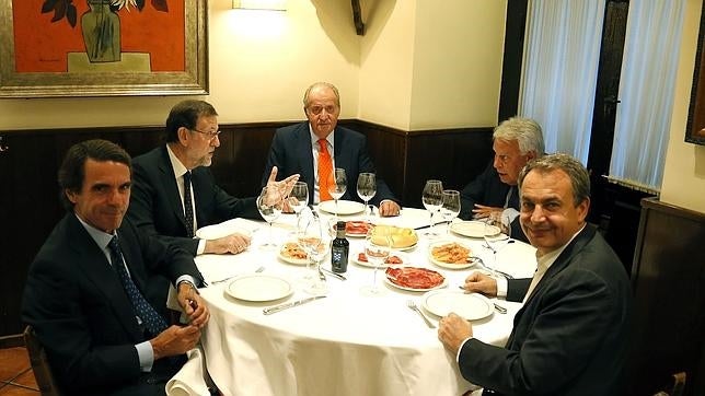José María Aznar, Mariano Rajoy, Don Juan Carlos, Felipe González y José Luis Rodríguez Zapatero en Casa Lucio