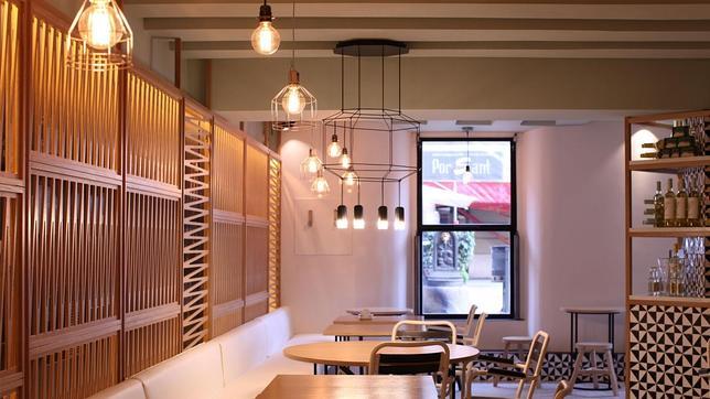 La decoración de Casa Conxita es moderna y sencilla, pero divertida a la vez