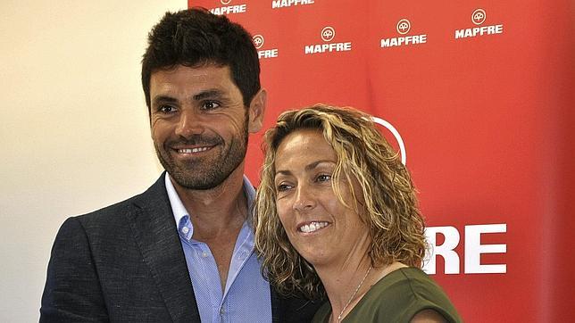 Julián Alonso, con Gala León