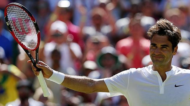 Roger Federer celebra su victoria ante Groth