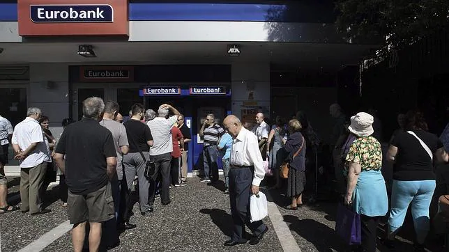 En un «corralito» a la griega sólo uno de cada cuatro jubilados españoles podrían ir a su entidad bancaria a retirar parte de su pensión