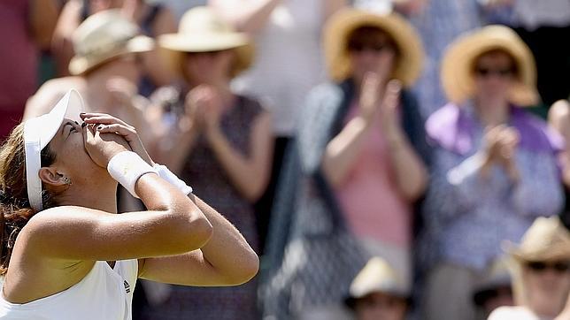 Garbiñe Muguruza celebra su pase a la siguiente ronda de Wimbledon