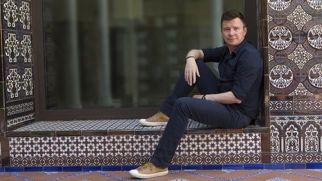 Rick Astley: «Con 60 años preferiría estar retirado en España cantando en algún bar»