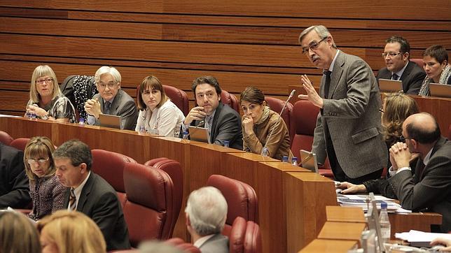 Ángel Velasco, en una de sus intevenciones como procurador en las Cortes