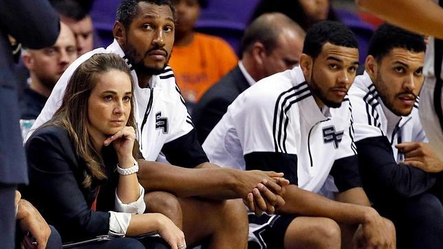 Becky Hammon, asistente de los Spurs que dirigirá al equipo en la Summer League