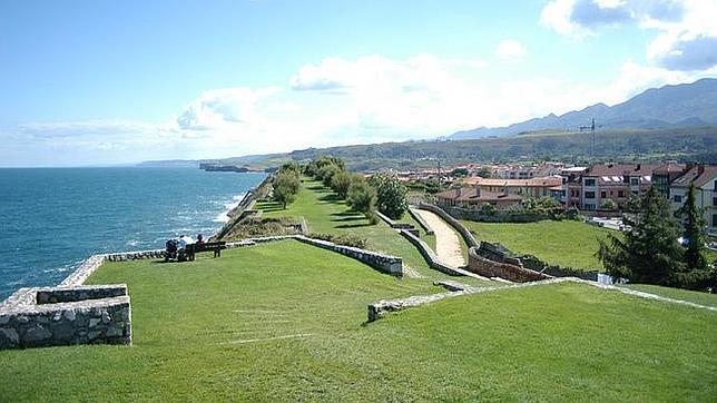 Paseo de San Pedro. Llanes