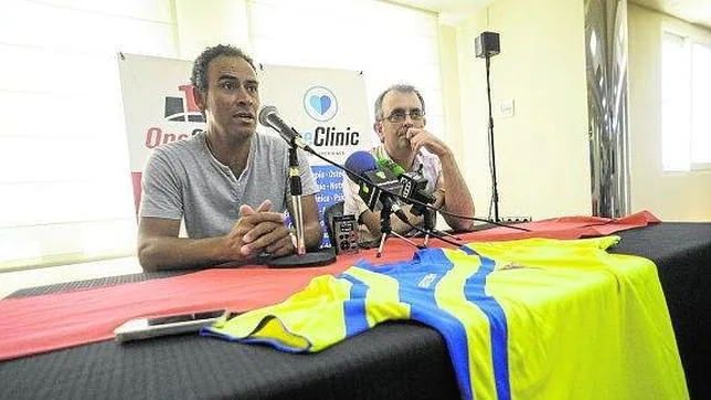 Antonio Felices, presidente del Orihuela (derecha), con Gabi Correa, técnico de la próxima temporada